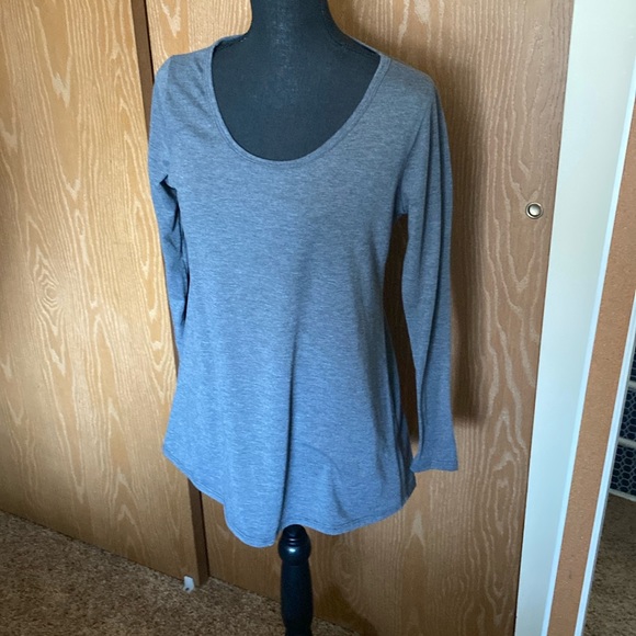 Gray LuLaRoe tunic with scoop neckline - Picture 1 of 1